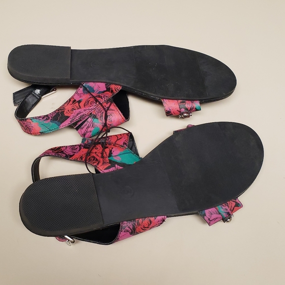 Betsy Johnson floral sandals with chain size 8 - Picture 9 of 9
